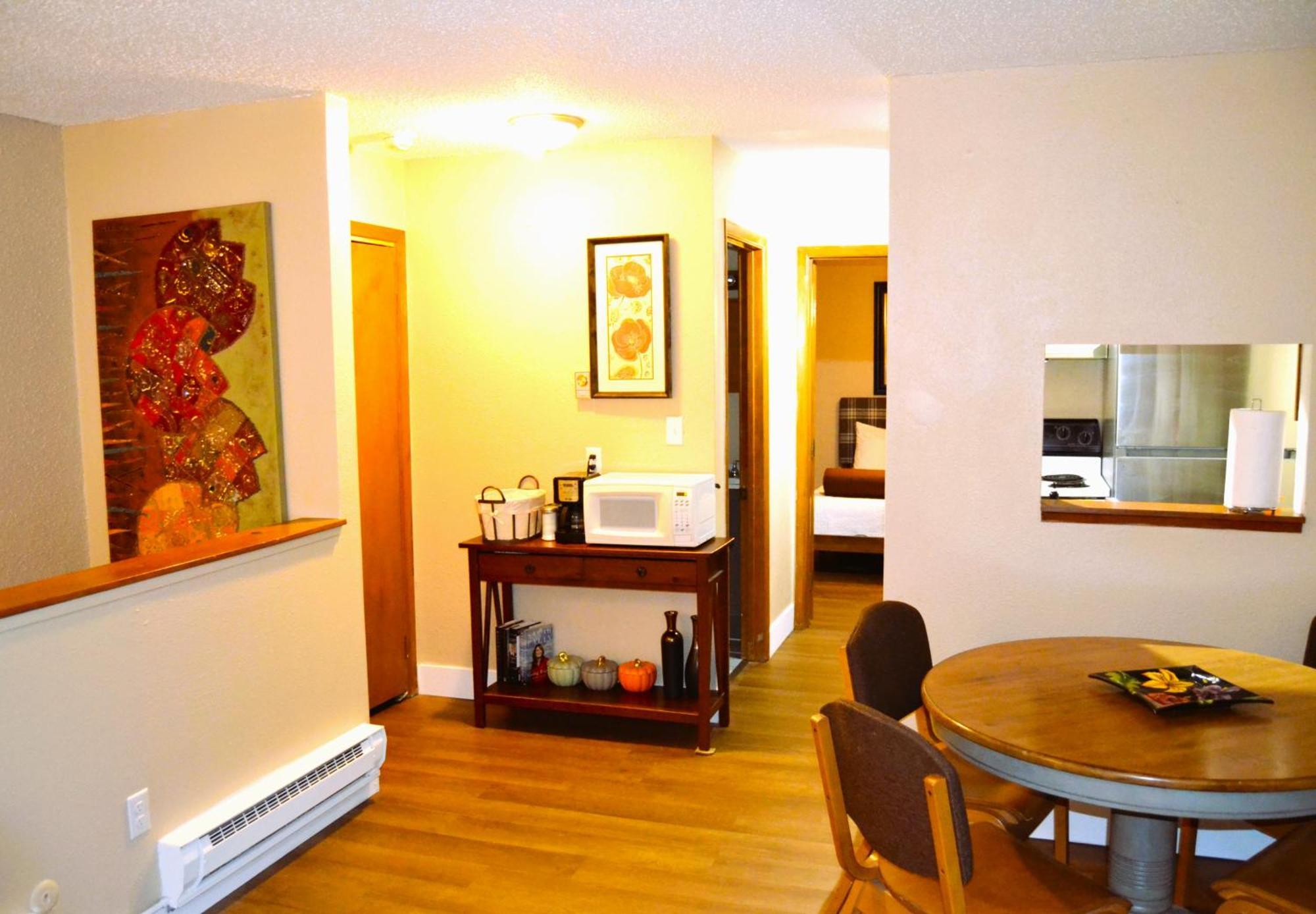 Urban Oasis Apartment Grand Forks Ngoại thất bức ảnh