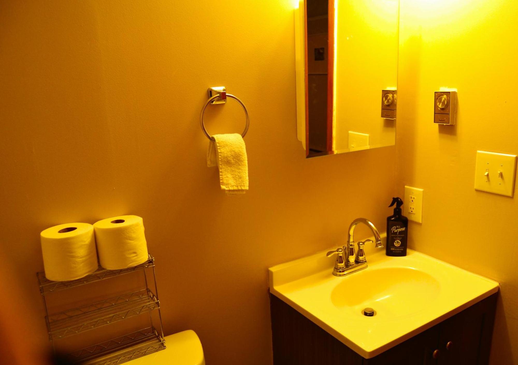 Urban Oasis Apartment Grand Forks Ngoại thất bức ảnh