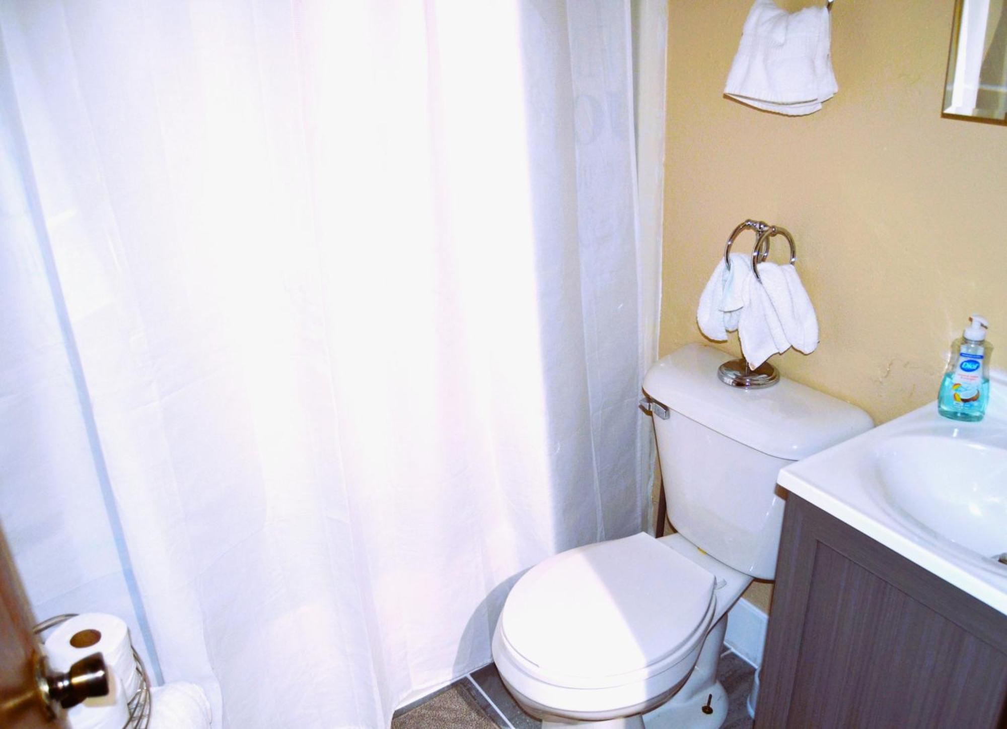 Urban Oasis Apartment Grand Forks Ngoại thất bức ảnh